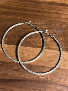 VINTAGE Y2K ETCHED SILVER TONE 2” HOOP EARRINGS -Teen Fashion - Picture 1 of 4