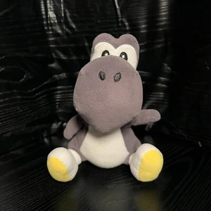 Super Mario All Star Collection - (Sanei, Nintendo, AC51) Peluche Yoshi Negro/Gris - Imagen 1 de 8