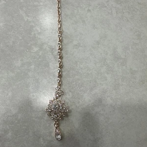 Elegant 19cm Gold & White Crystal Maang Tikka – Indian Wedding Hair Jewelry - Picture 1 of 4
