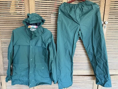 Chaqueta y pantalones de lluvia Columbia Forest verde para hombre talla pequeña Foto 1 de 4