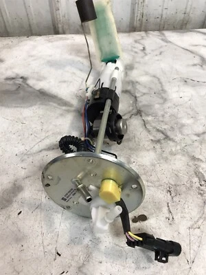 12 Victory Vision Touring 106 бензиновый топливный насос и блок отправки - Изображение 1 из 4