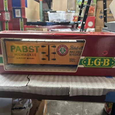 LGB Lehmann G Scale #4074 Pabst Milwaukee URTC 91021 Reefer Car - Image 1 of 4