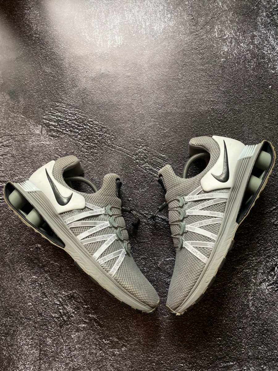 nike shox gravity wolf grey
