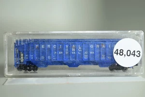 48043 N Scale 3 BAY COVERED HOPPER car WEATHERED PTLX PERCIVAL GRAIN INC - Picture 1 of 6