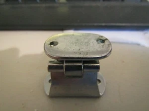 Catch Door 33mm - Picture 1 of 3