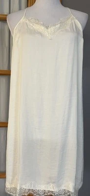 Sexy Vestido Sin Mangas Y2K Aerie Íntimo Talla L Marfil Floral Encaje Corredor Espalda Romántico Foto 1 de 4