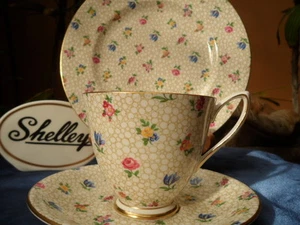 Shelley Floral Chintz Carlisle à Pied Tasse, Soucoupe Et Plaque Doré Bord - Picture 1 of 12