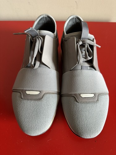 Foto 1 di 8