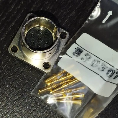 EMBASE chassis Série MINIATURE  JAEGER 7 Contacts REF 533273     E10/43/6  Gren - Immagine 1 di 4