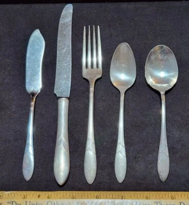 Community Oneida LADY HAMILTON Silverplate circa 1938 CHOICE silverware - Image 1 of 4