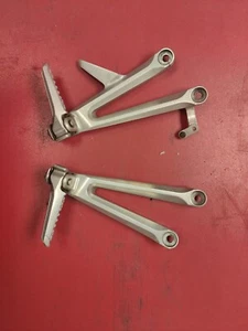 2006 2007 Honda Cbr1000rr Fir blade Rear Pillion Passenger Footrests OEM PARTS - Picture 1 of 3