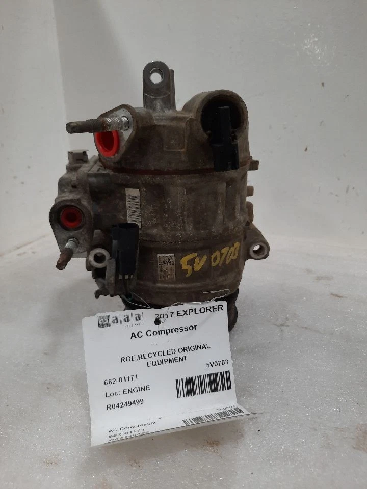 Compresor de aire acondicionado, aire acondicionado Explorer Sku #4249499 2017 Foto 1 de 4