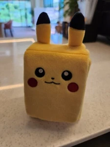 Funda de mazo de felpa Pikachu tarjeta de Pokémon escarlata y violeta sellada en stock envío rápido - Imagen 1 de 5