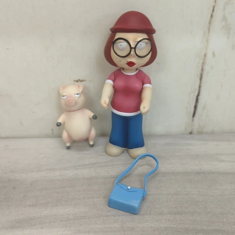 Family Guy Series 2 Meg Griffin Figure 2005 Mezco Loose W/ Pig Seth MacFarlane Cover