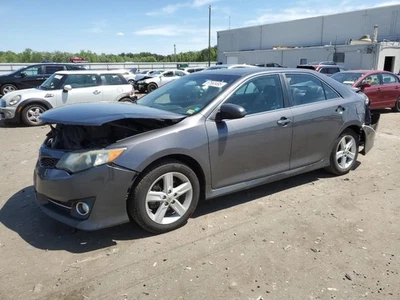 Toyota Camry 2012 caja de fusibles motor VIN F 4 cilindros usado 117 k millas fabricante de equipos originales Foto 1 de 4