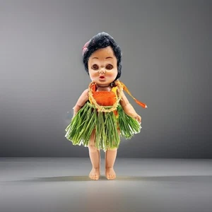 Hawaiianische Hulagirl Kunststoffpuppe 7 Zoll Markenlos mit beweglichen Armen und Beinen - Bild 1 von 8