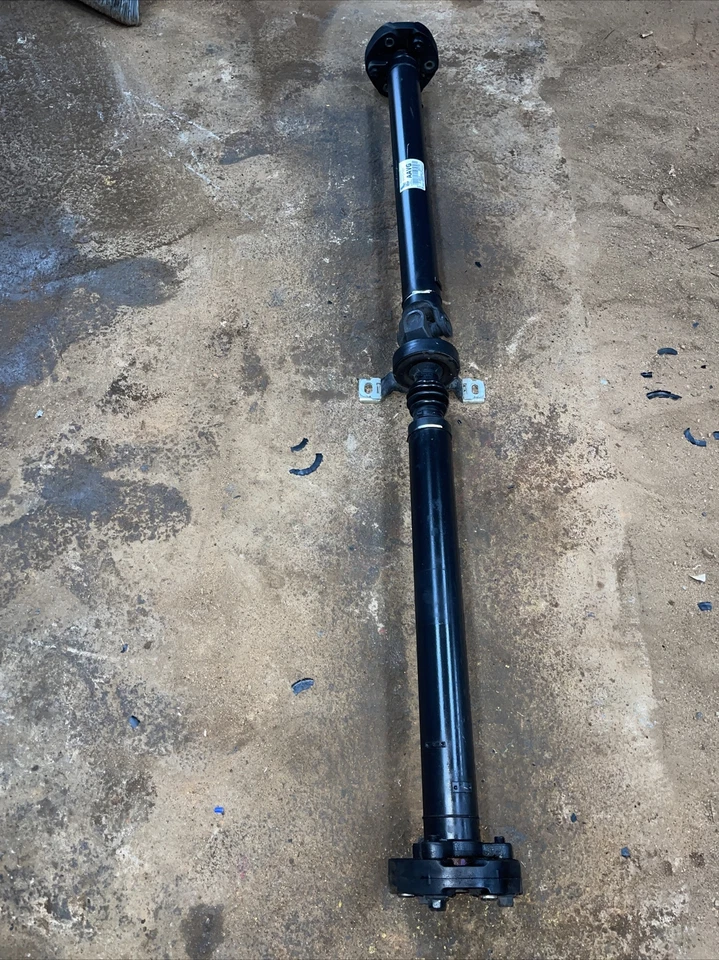 15 Cadillac ATS 2015 2,5 L tracción trasera eje de transmisión hélice 23121561 Foto 1 de 2