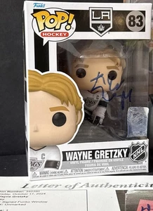 Wayne Gretzky LA Kings #83 Funko Pop firmato con JSA LOA GOAT HOCKEY - Foto 1 di 3