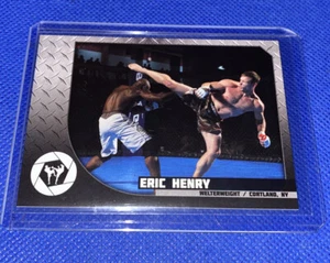 Tarjeta coleccionable Eric Henry 2021 Cortland NY novato MMA UFC RC en cargador superior - Imagen 1 de 3