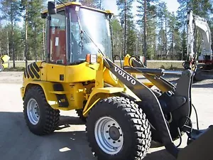 Volvo L30B & L35B Wheeled Loader Operators Manual - Picture 1 of 4