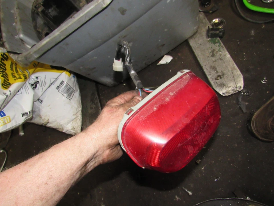 Kawasaki ZX-6 ZX600 E 1993 luz trasera de freno Ninja Foto 1 de 1