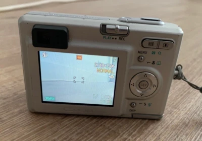 Casio camera digital silber/ 3 mal Zoom/Exilim/ gebraucht/ 3,2 Megapixel - Bild 1 von 4