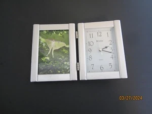 Bulova folding photo clock. - Picture 1 of 4