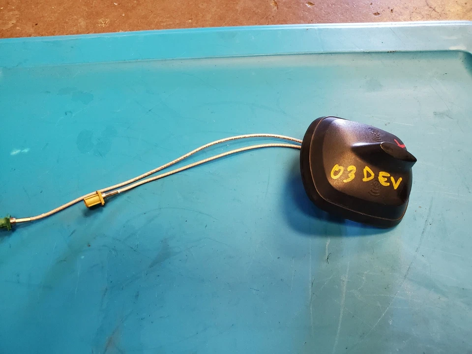 Antena de techo Cadillac Deville 2000 2001 2002 03 2004 2005 Foto 1 de 2