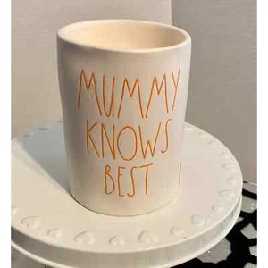 Rae Dunn HALLOWEEN Mummy knows Best candle - Picture 1 of 3