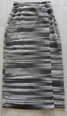 Chaus Petite A 字裹身裙黑色/象牙条纹全衬里质量 - 4 码 — 第 1/4 张图片