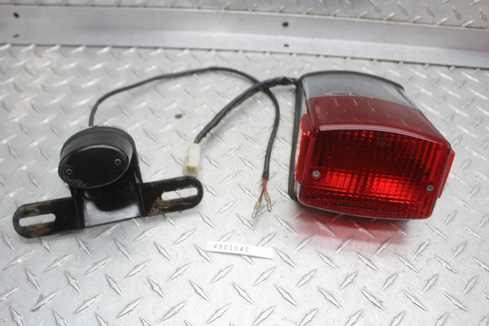 Kawasaki Vulcan 750 VN750A 2003 luz de freno trasera con luz de matrícula Foto 1 de 4