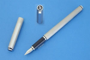 Pelikan P 540 Signum Edelstahl EF F M OM B OB BB OBB Feder Patronenfüller - Picture 1 of 19