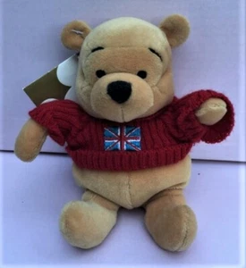 Vintage DISNEY STORE Bandiera Pooh - Pellet PVC Nuovi con Etichette Maglione Rosso 20cm - Foto 1 di 6