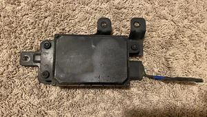 Sensor de radar de control de crucero adaptativo KIA Cadenza 2014-2016 con soporte delantero OEM - Imagen 1 de 3