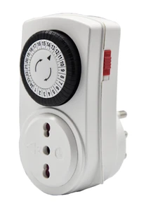 MECHANISCHER TIMER MIT ITALIENISCHEM STECKER ANALOGE STECKDOSE ZEITGESTEUERT VEMER VJ63050000 - Bild 1 von 2