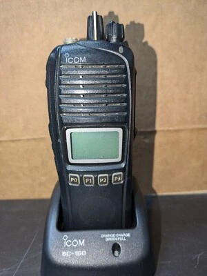 1 USED IC-F4261DS 400 -470  PROGRAMED W/FACT PROG. BATTERY/ANT/CHARGER HAVE QTY - Image 1 of 4