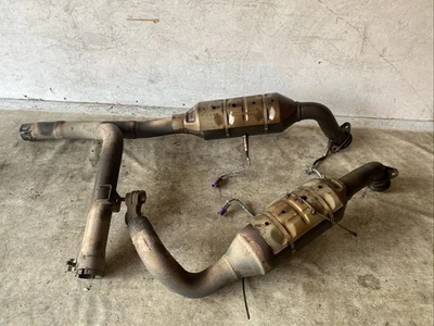 Juego de tubos convertidores de montaje de silenciador de escape Ford F-150 2004-2008 5,4 L OEM Foto 1 de 4