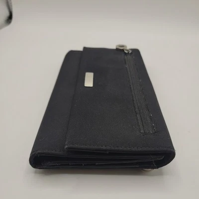 Cartera de chequera NINE WEST negra de lona/nylon triple pliegue Foto 1 de 4