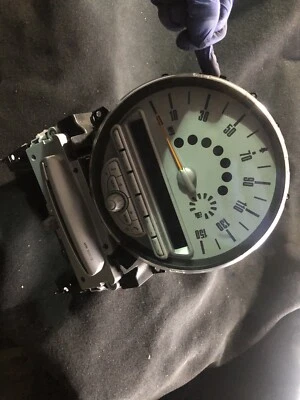 Unidad de radio y pantalla Mini R56 06-12, Speedo 3453634-02, usado buen estado - Imagen 1 de 4