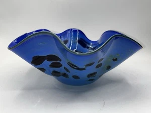 "Cuenco ondulado soplado a mano de vidrio artístico de estudio azul verde amarillo fechas firmadas 5x10,5""" - Imagen 1 de 9