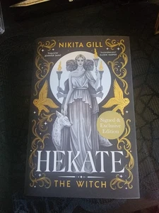 Hekate by Nikita Gill SIGNED Waterstones Special Edition Hardcover Fantasy - Foto 1 di 4
