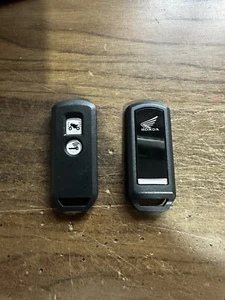 GUSCIO COVER CHIAVE SMART KEY HONDA SH 125 150 300 X ADV 750 750 2022 2023 LOGO - Foto 1 di 6