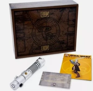 New Star Wars Galaxy’s Edge Ki Adi Mundi Legacy Lightsaber Hilt Box Set LE 6000 - Picture 1 of 1