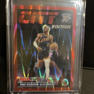 2023-24 Premium Stock - City Shai Gilgeous-Alexander #26 Rosso Sismico /199 - Foto 1 di 2
