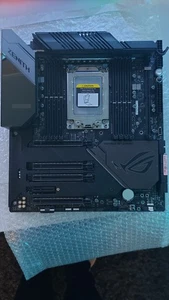 ASUS ROG ZENITH EXTREME ALPHA X399 SOCKET TR4 MOTHERBOARD DEFECT - Bild 1 von 4