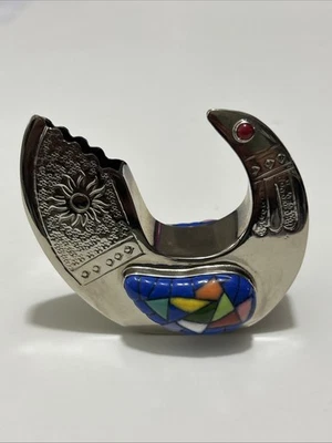 Joaquín Taller Tinta Ecuador Piedra preciosa Plateada Pájaro Ojos Rojos 3-1/2” X 3” Foto 1 de 4