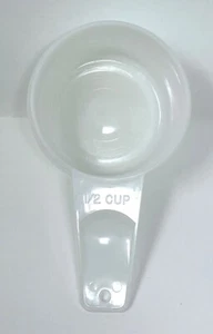 TUPPERWARE vintage Frosty White 1/2 Measuring CUP baking cooking bake retro - Picture 1 of 5