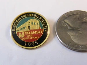 HARRIMAN GOLDMEDAILLE GEWINNER TRANSIT RAIL OPERATIONS PIN - Bild 1 von 2