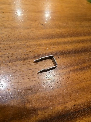 Clipe de cabo de câmbio de transmissão - 1999-2019 Chevrolet Silverado - Imagem 1 de 4