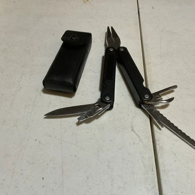 Juego de cuchillos National Geographic Society con estuche multiherramienta Foto 1 de 2